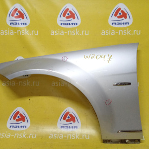 Крыло Mercedes C-Class W204 перед, лев серебро (дефект), A2048801318