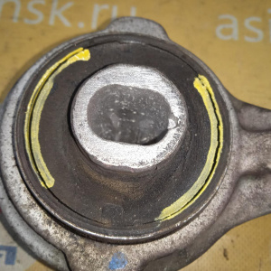 Рычаг Mercedes W204 C-Class перед, прав в (дефект сайлентблока) A2043304411