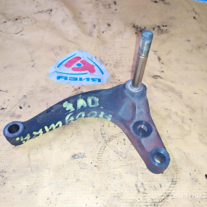 Крепление подушки ДВС Daihatsu HC Pyzar G303G 2WD передний привод a/t зад. R