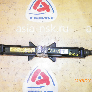 Домкрат Toyota bB NCP30 800 кг.