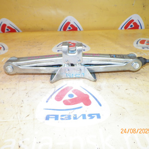 Домкрат Toyota Chaser/Cresta/Mark II/Aristo/Crown JZX100/JZX101/GX100/LX100/SX100/JZS147/JZS170/JZX171/JZX175/GX171 1000 кг.