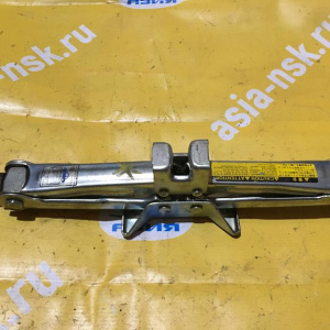 Домкрат Toyota Chaser/Cresta/Mark II/Aristo/Crown JZX100/JZX101/GX100/LX100/SX100/JZS147/JZS170/JZX171/JZX175/GX171 1000 кг.