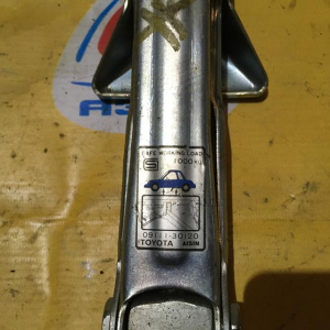 Домкрат Toyota Chaser/Cresta/Mark II/Aristo/Crown JZX100/JZX101/GX100/LX100/SX100/JZS147/JZS170/JZX171/JZX175/GX171 1000 кг.