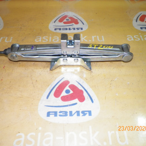 Домкрат Toyota AT210/AT212/CT210/ST215/ST200/ST202/ST206/ST207/ST208/ST203/ZZT230/ZZT231/EXZ10/EXZ15 800 кг.