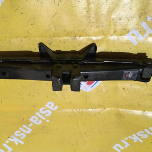 Домкрат Toyota Camry Gracia/Mark II Wagon Qualis/Solara SXV20/MCV20 1000 кг.
