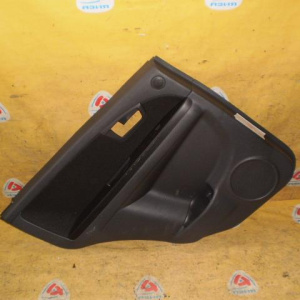 Обшивка двери Suzuki SX4 YC11S RHD зад, лев