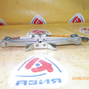 Домкрат Nissan G11/Y12/B15 (B5) 900 кг.