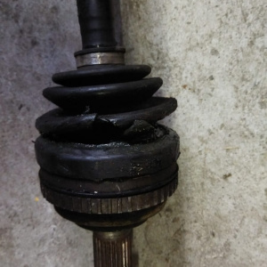 Привод HONDA DB6/DC1/EY7/EK3/MB4 перед, лев Дефект пыльника.