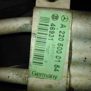 Радиатор кондиционера Mercedes W220/C215/R230 S-Class дефект трубки на ГУР