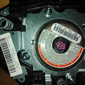 Подушка безопасности Peugeot 207 вод.с рулём 3 спицы кожа 96701085ZD