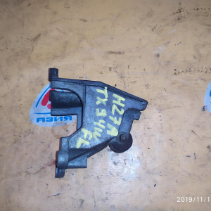 Крепление подушки ДВС Suzuki H27A Grand Vitara TD94W перед, лев ( ) 1165166J00