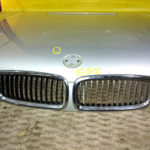 Капот BMW 7-Series E65 '2000-2005 с решетками (дефект)