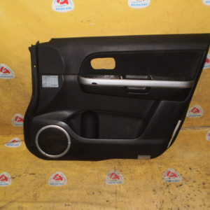 Обшивка двери Suzuki Escudo TD54W RHD перед, прав