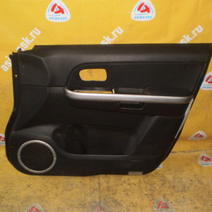 Обшивка двери Suzuki Escudo TD54W RHD перед, прав