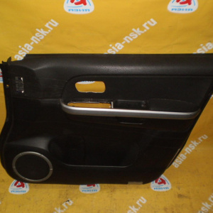 Обшивка двери Suzuki Escudo TD54W RHD перед, прав