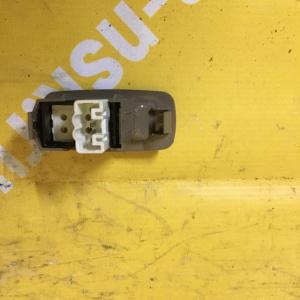 Пульт стеклоподъемника TOYOTA Camry/Vista SV40