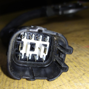 Селектор акпп Suzuki SX4 YB41S J20A a/t 50-40LE стоит сверху ( 7 положений сел. )