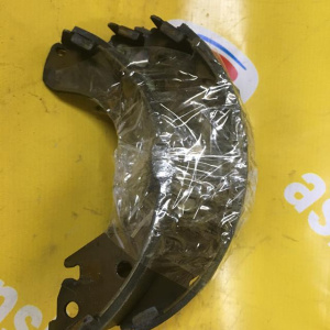 Колодки тормозные Mazda Capella GF8P/GWEW бараб. R
