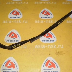 Держатель дворника Toyota Corolla Spacio AE110 R