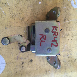 Замок двери Toyota KR40 Lite Ace Noah/Town Ace Noah зад, лев