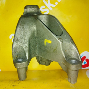 Кронштейн опоры двигателя Audi CDHB A4 B8/8K2/8T3/8RB перед, лев