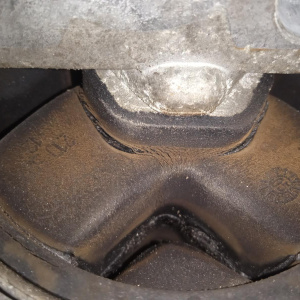 Подушка двигателя Opel 2H9/Z18XE Astra H A04/A05 '2004 KD (трещинки) перед, прав