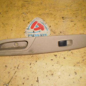 Пульт стеклоподъемника NISSAN Serena C24 перед, лев 80961-4N100