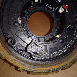 Шлейф подрулевой Volkswagen 7LA Touareg '2001- с датчиком угла поворота 8E0953541D