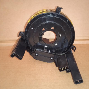 Шлейф подрулевой Volkswagen 7LA Touareg '2001- с датчиком угла поворота 8E0953541D