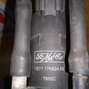 Насос омывателя Ford 1S71-17K624-FE Kuga CBV/GE '2011 стекла 2 выхода