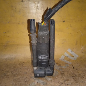 Насос омывателя Ford 1S71-17K624-FE Kuga CBV/GE '2011 стекла 2 выхода