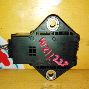 Датчик ускорения Mercedes E-Class W211/S211/C219 A2165420018