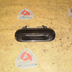 Ручка двери Honda Odyssey/Ascot Innova RA1/CB3 зад, прав