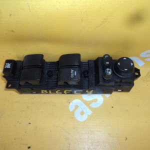 Пульт стеклоподъемника Mazda Axela BL '2009- перед, прав