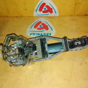 Ручка двери Volkswagen Passat B5/3B3/3U4 '2000-2005 перед, лев наружняя в сборе с креплением LHD-левый руль 3U0837885