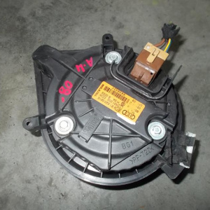 Моторчик печки Audi B6/8E2/B7/8EC A4 '2001-2008 (дефект крыльчатки) LHD-левый руль 8E1820021A 8E1820021E