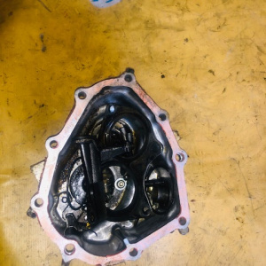 КРЫШКА МКПП Toyota 33102-20050 Celica ZZT230 1ZZ/2ZZ 2WD m/t КРЫШКА ЗАДНЯЯ