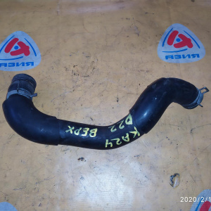 Патрубок  радиатора Nissan Datsun D22 KA24-E верх.