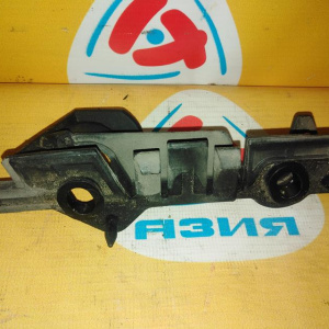 Крепление бампера Audi A4 B8/8K2/8K5 '2007-2012 направляющая слева перед, лев 8K0807283