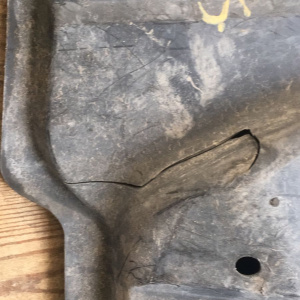 Защита двигателя SUBARU SG5 Forester '2002-2005 LHD дефект