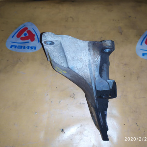 Крепление подушки ДВС Suzuki N32A Grand Vitara TDB4W/JB632 4WD задний привод перед, лев SI-79K / 11651-79K00