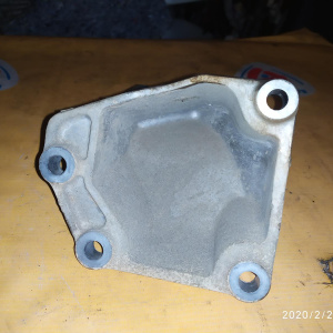 Крепление подушки ДВС Suzuki N32A Grand Vitara TDB4W/JB632 4WD задний привод перед, лев SI-79K / 11651-79K00