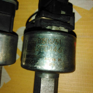 Датчик радиатора кондиционера Opel 90506752 Vectra B J96/31/F35 L34/X20XEV '1998 пара 90506751