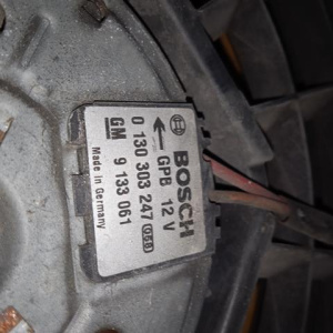 Вентилятор радиатора кондиционера Opel Astra G T98/F35/F48/F69 2H9/X18XE1 9133061 Нагнетательный, снаружи YR 9133063 '1998-2010