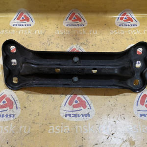 Кронштейн кпп Mercedes M113/M272 E-Class W211/W219/C219 с подушкой перед, лев A2112420901