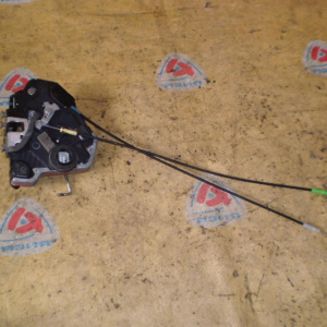 Замок двери Toyota ACA30 RAV4 перед, прав