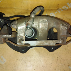 Суппорт Mercedes W251/V251 R-Class перед, лев 2 поршня под диск 330x32 A1644202383