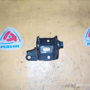Крепление подушки ДВС Toyota 2AZ-FE RAV4 ACA31 4WD a/t U140F зад. R