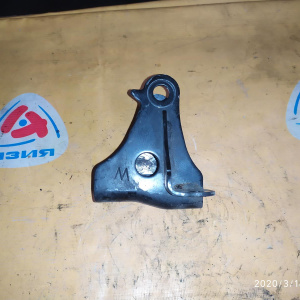 Крепление подушки ДВС Toyota 2AZ-FE RAV4 ACA31 4WD a/t U140F зад. R