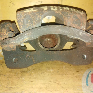 Суппорт Daewoo J150/J190 Nubira перед, лев